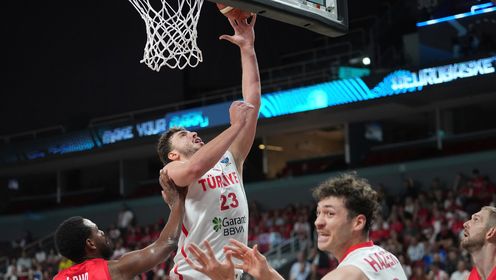 男篮欧锦赛-申京19+12+10 土耳其7人上双击败波兰杀入四强