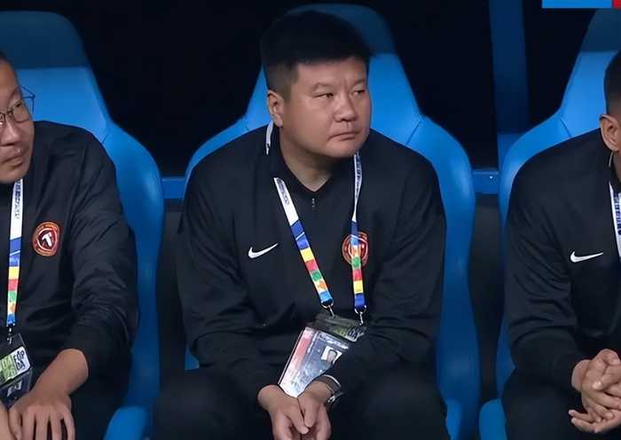 4连输！辽宁铁人一败涂地，李金羽又被喊下课，他真不适合带中超？