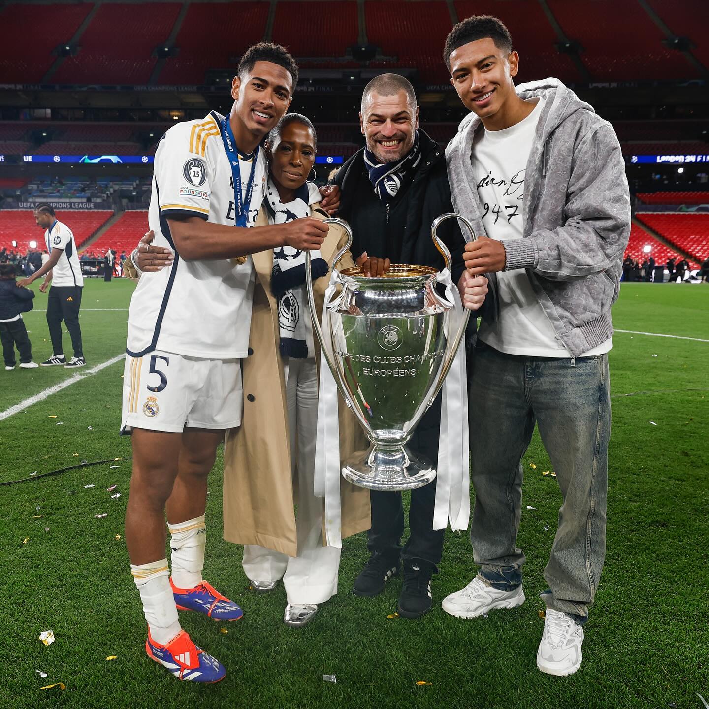 邮报：贝林厄姆父亲态度粗鲁对媒体充满敌意，但英足总不敢得罪他