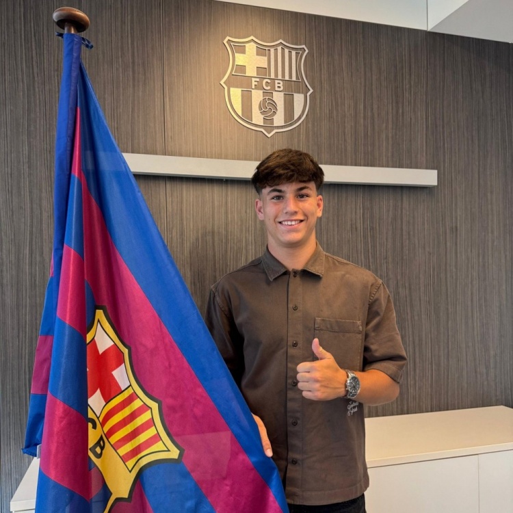 每体：弗里克将青训小将哈维-埃斯帕特召入一线队训练