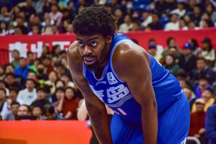 青岛队记：达卡里能在NBL赛场大杀四方证明能力 期待他重返CBA