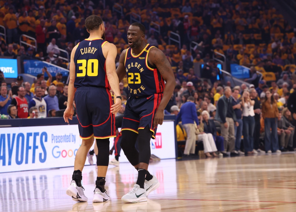 库里新书谈追梦：我们最初就展现默契 把球给他就能做出正确选择